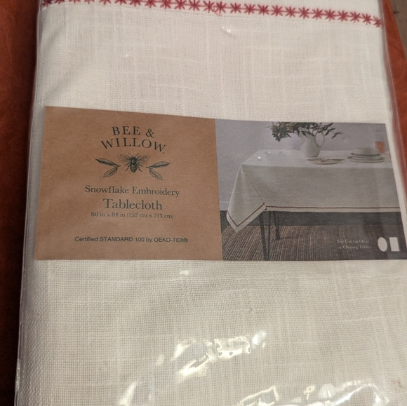 Bee and Willow Snowflake Embroidery Tablecloth 60 x 84 Oblong/Oval tables - Picture 5 of 7